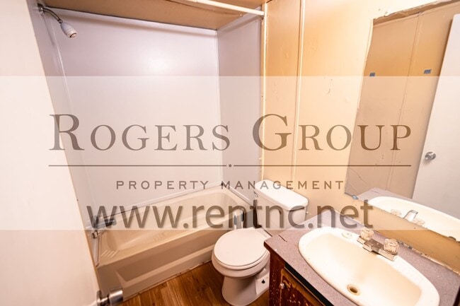 Building Photo - 112 Enchanted Dr