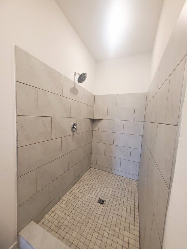 Building Photo - 3840 Casita Cir