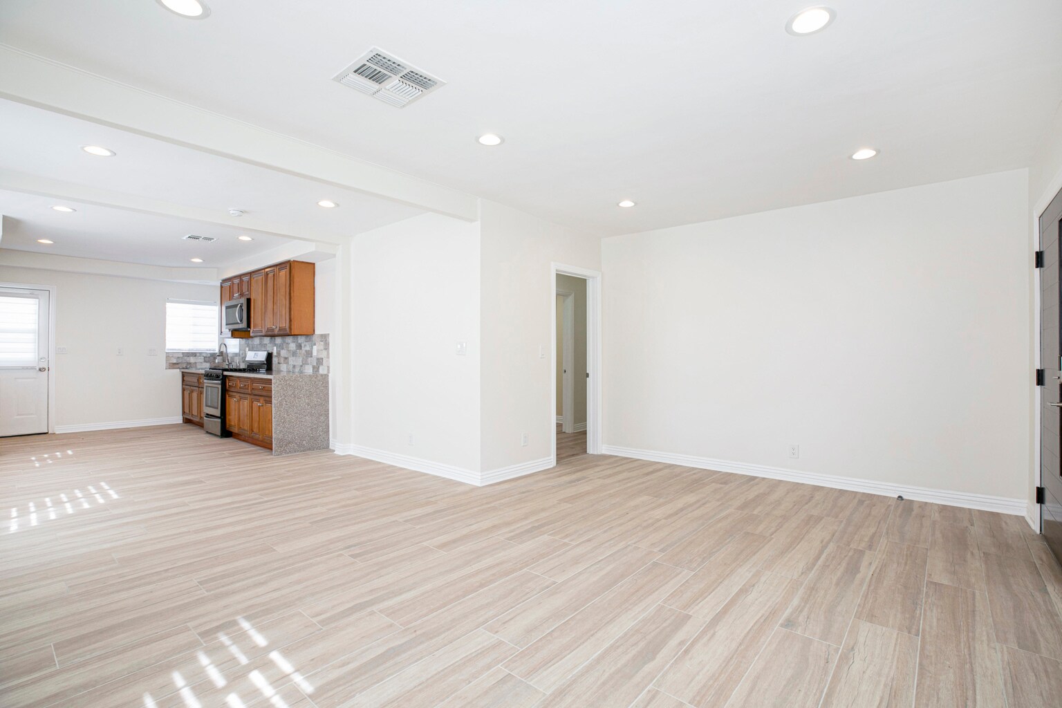 Building Photo - 10955 Burnet Ave