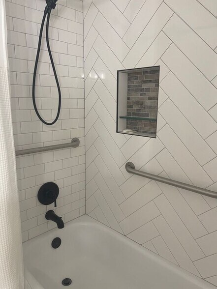 Building Photo - 1282 Beach Blvd