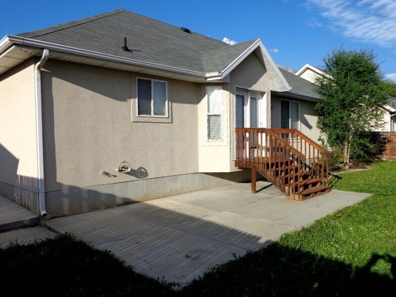 Building Photo - 465 W 1780 N St