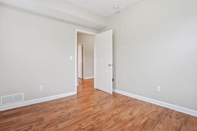 Building Photo - 320-322 E 12th Avenue