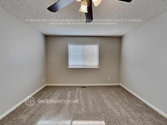 Building Photo - 3865 Valley View St