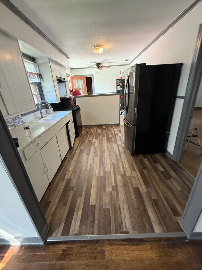 Building Photo - 2446 Balis Dr