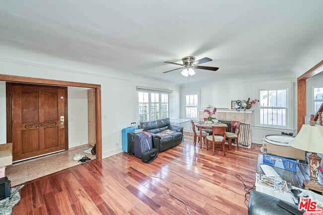 Building Photo - 757 S Norton Ave