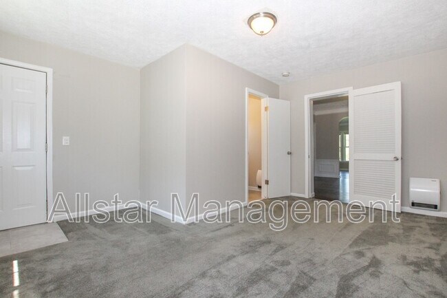 Building Photo - 3690 Washington Blvd