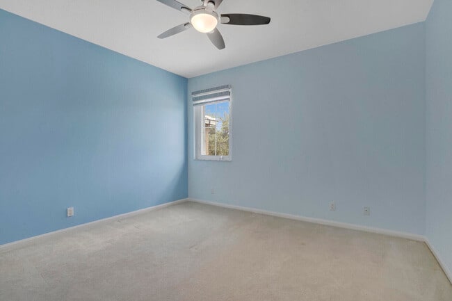 Building Photo - 6164 C Durham Dr