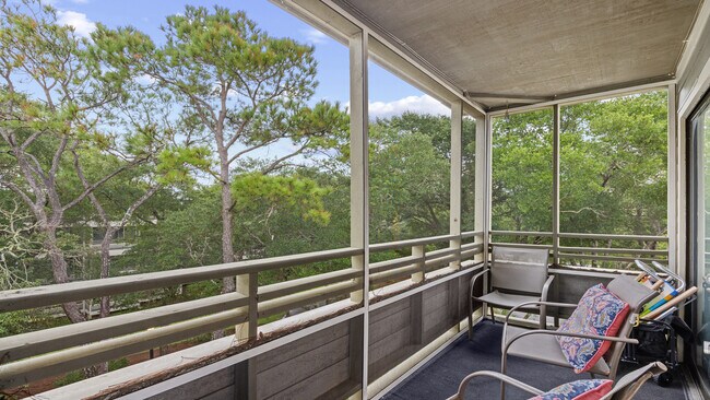 Building Photo - 415 Ocean Creek Dr