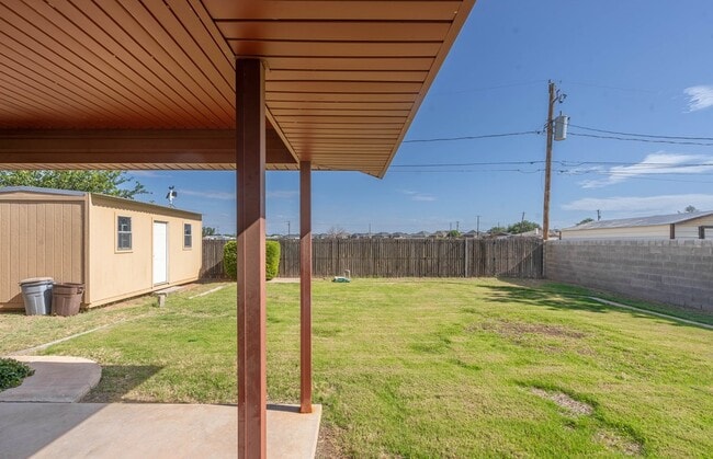 Building Photo - 1523 Doe Ln