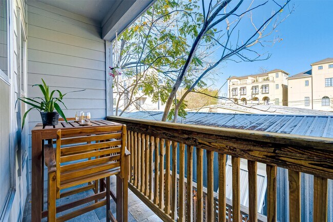Building Photo - 4308 Lillian St