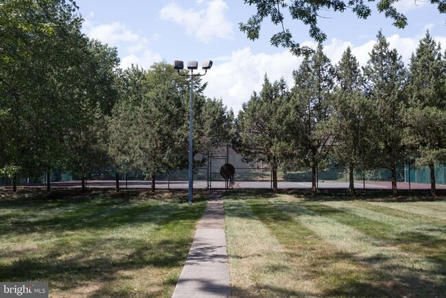 Building Photo - 9479 Fairfax Blvd