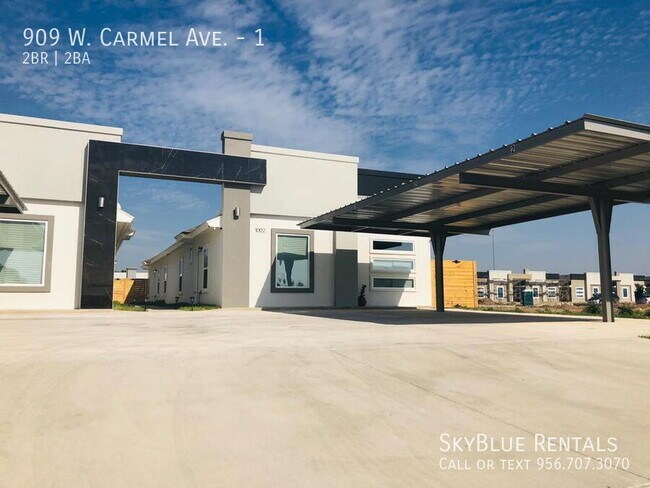 Building Photo - 909 W Carmel Ave