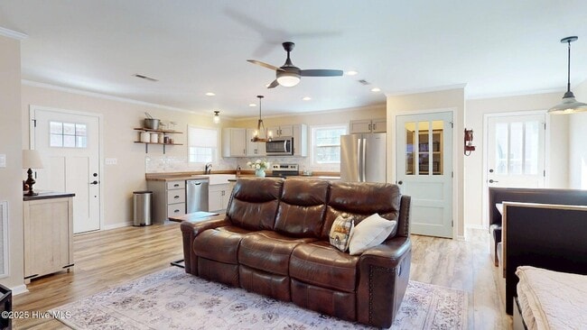 Building Photo - 202 Sheldon Rd