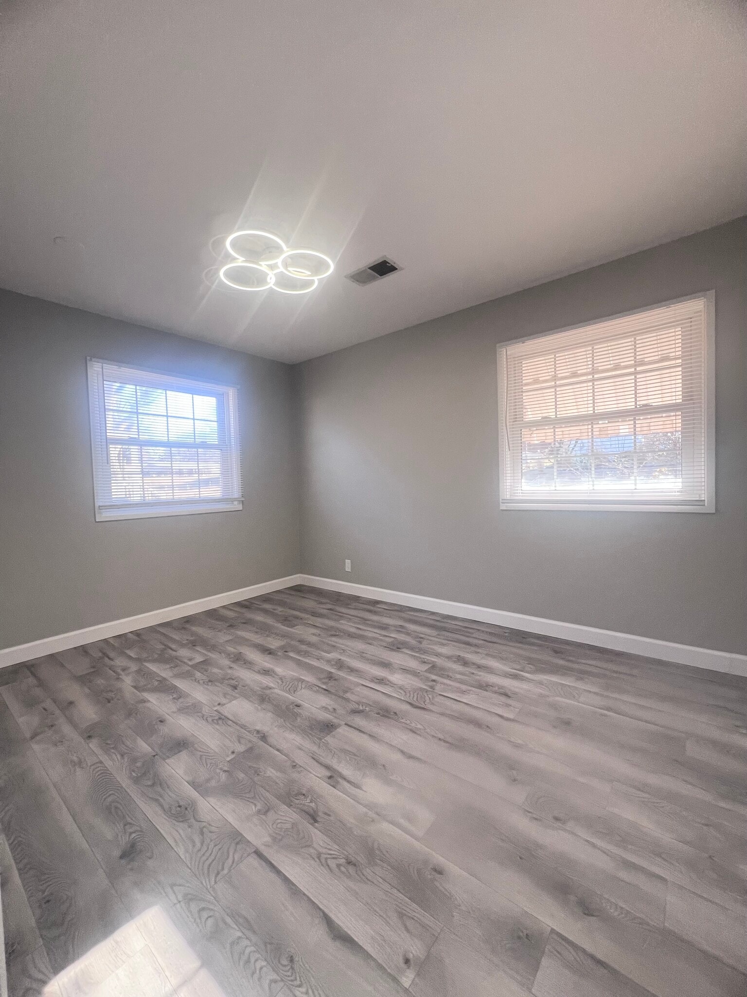 Building Photo - 3912 Manorwood Dr