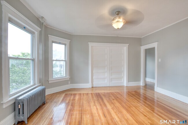 Building Photo - 325 Chestnut St