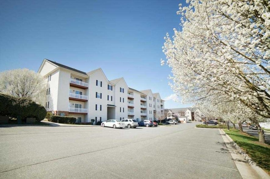 City Place at Wyndhurst 111 Northwynd Cir Lynchburg VA 24502