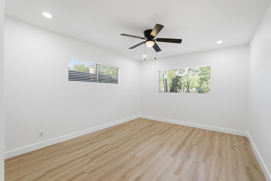 Building Photo - 23723 Aetna St