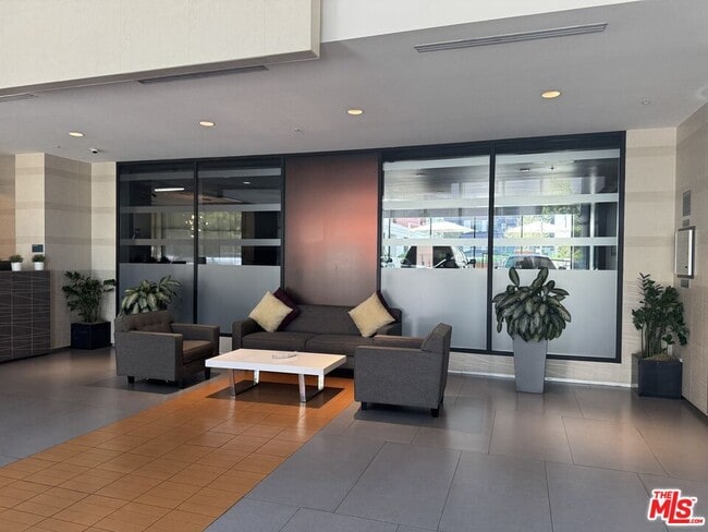 Building Photo - 1234 Wilshire Blvd
