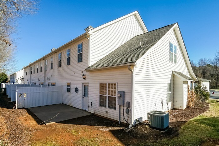 Building Photo - 1863 Birmingham Dr