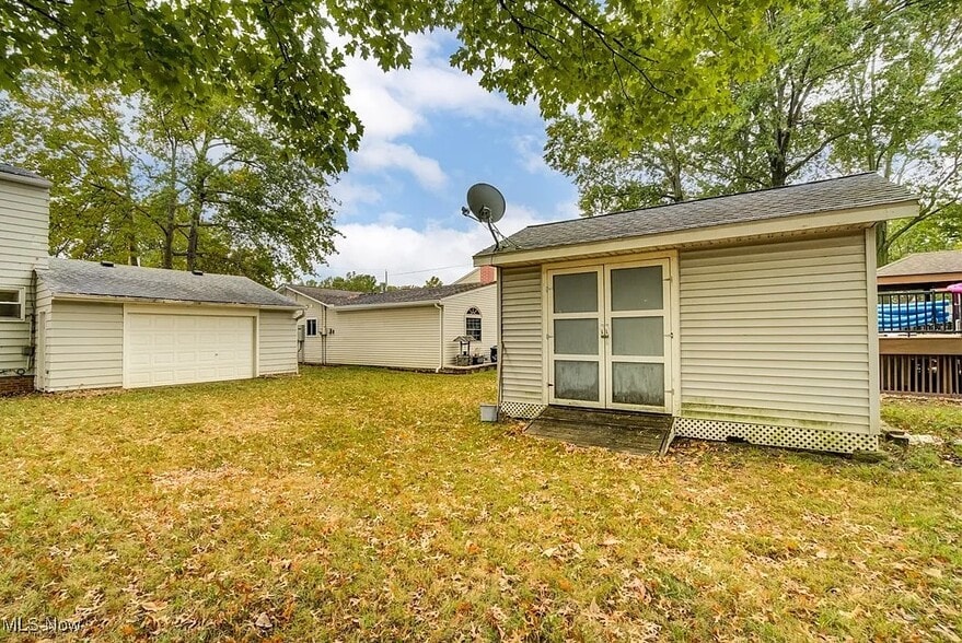 Building Photo - 38109 Poplar Dr