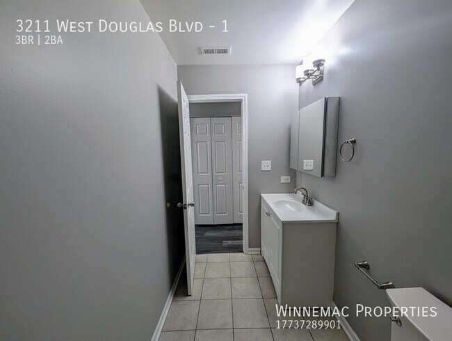 Building Photo - 3211 W Douglas Blvd