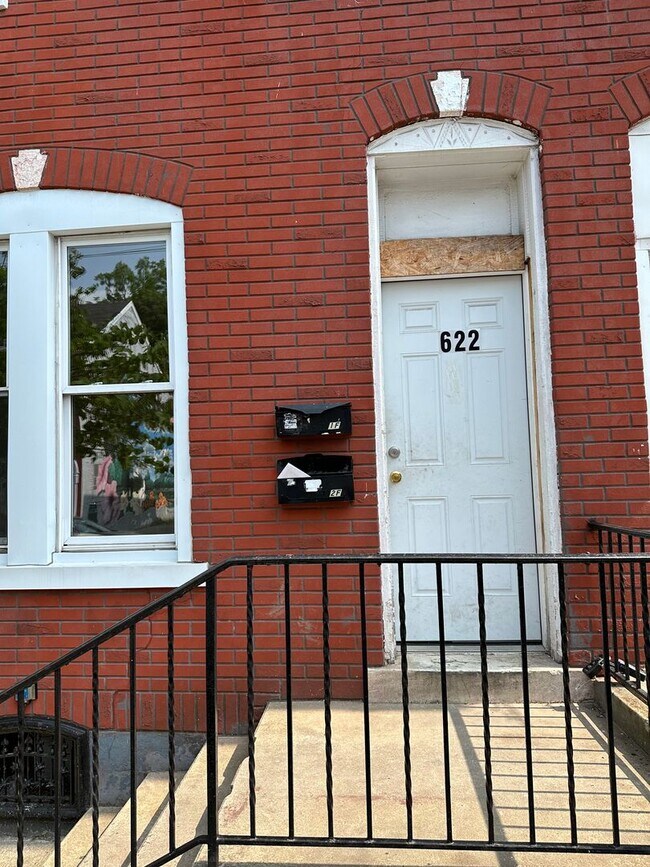 Building Photo - 622 W Chew St