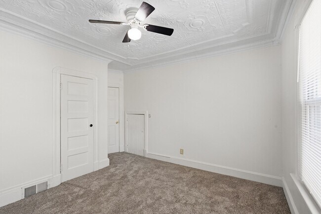 Building Photo - 1391 Worcester St