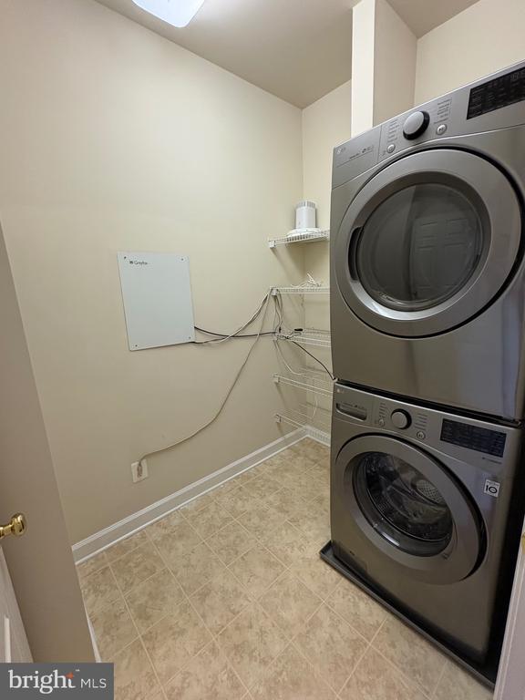 Building Photo - 635 Whetstone Glen St