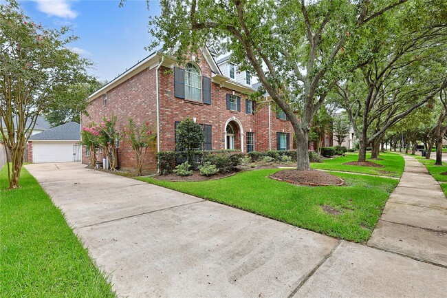 Building Photo - 1415 Meadow Hill Dr