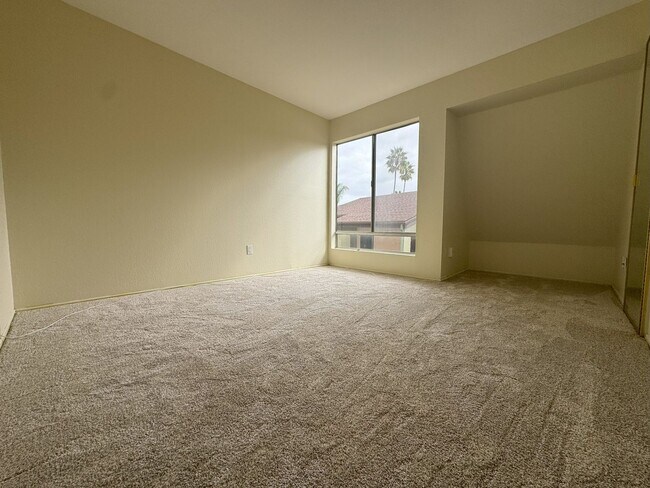 Building Photo - Mission Valley 2 Bedroom Two Story Second ...