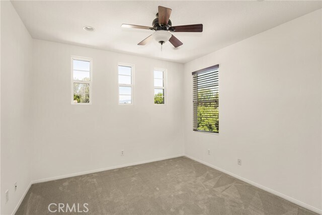 Building Photo - 125 Tall Oak