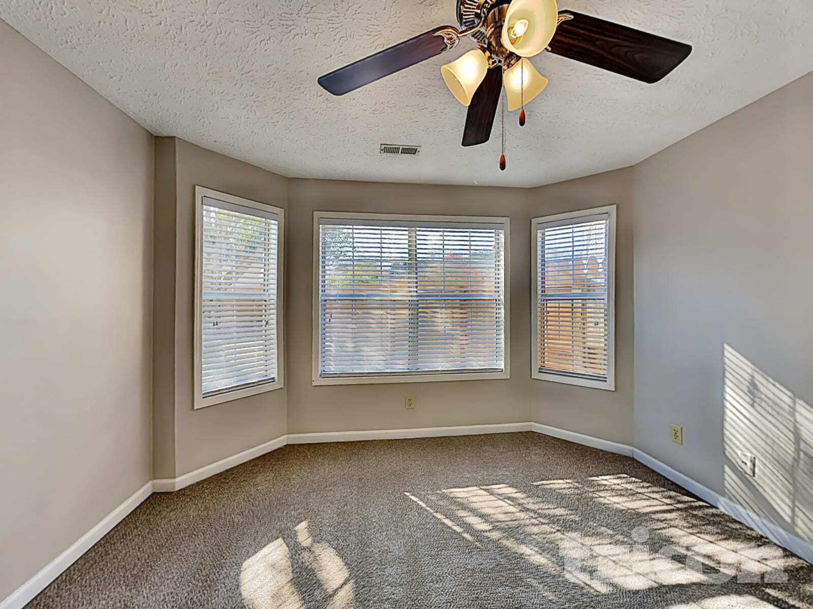 Building Photo - 4242 Tenneyson Ln