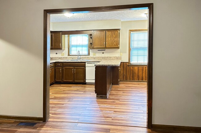 Building Photo - COMING SOON! Lovely 3 BR House in Tates Creek! Garage, Fenced Backyard, Pets Ok