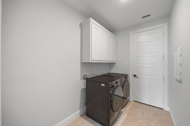 Building Photo - 12534 Deer Trl