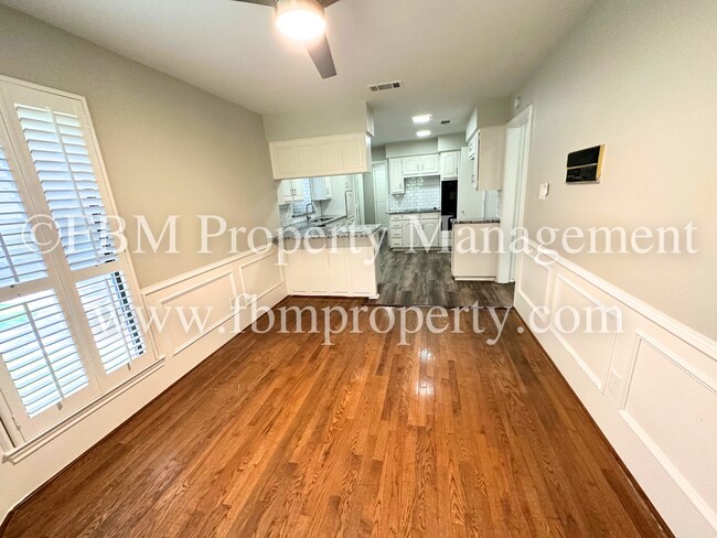 Building Photo - Charming 3 Bedroom, 2.5 Bathroom Home in A...