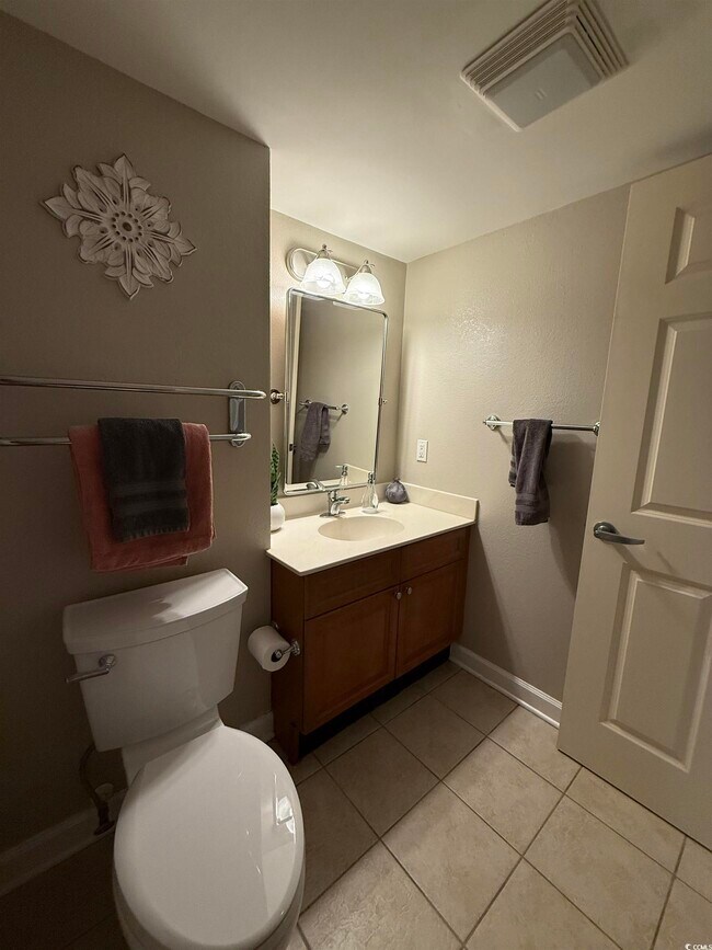 Building Photo - 215 77th Ave N