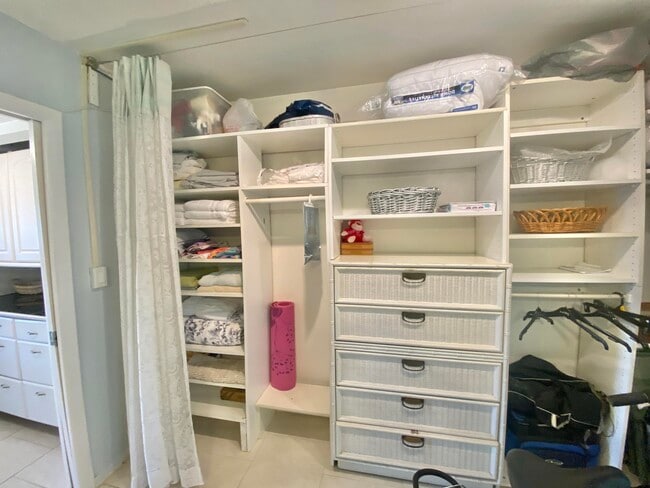 Building Photo - 95 Hastings E