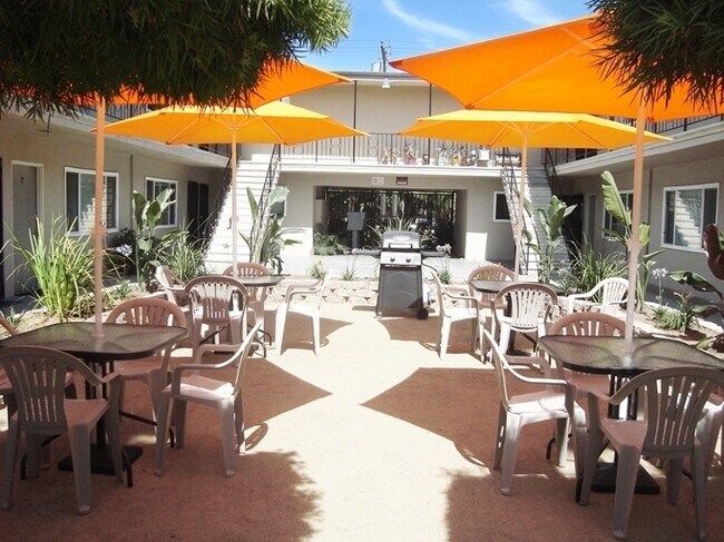 Building Photo - 14815-14817 Chadron Ave