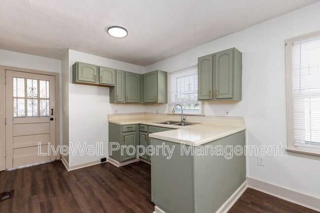 Building Photo - 408 Miles Ave