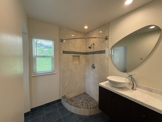 Building Photo - Beautiful 4Bd/2.5Ba Spacious Home in Missi...