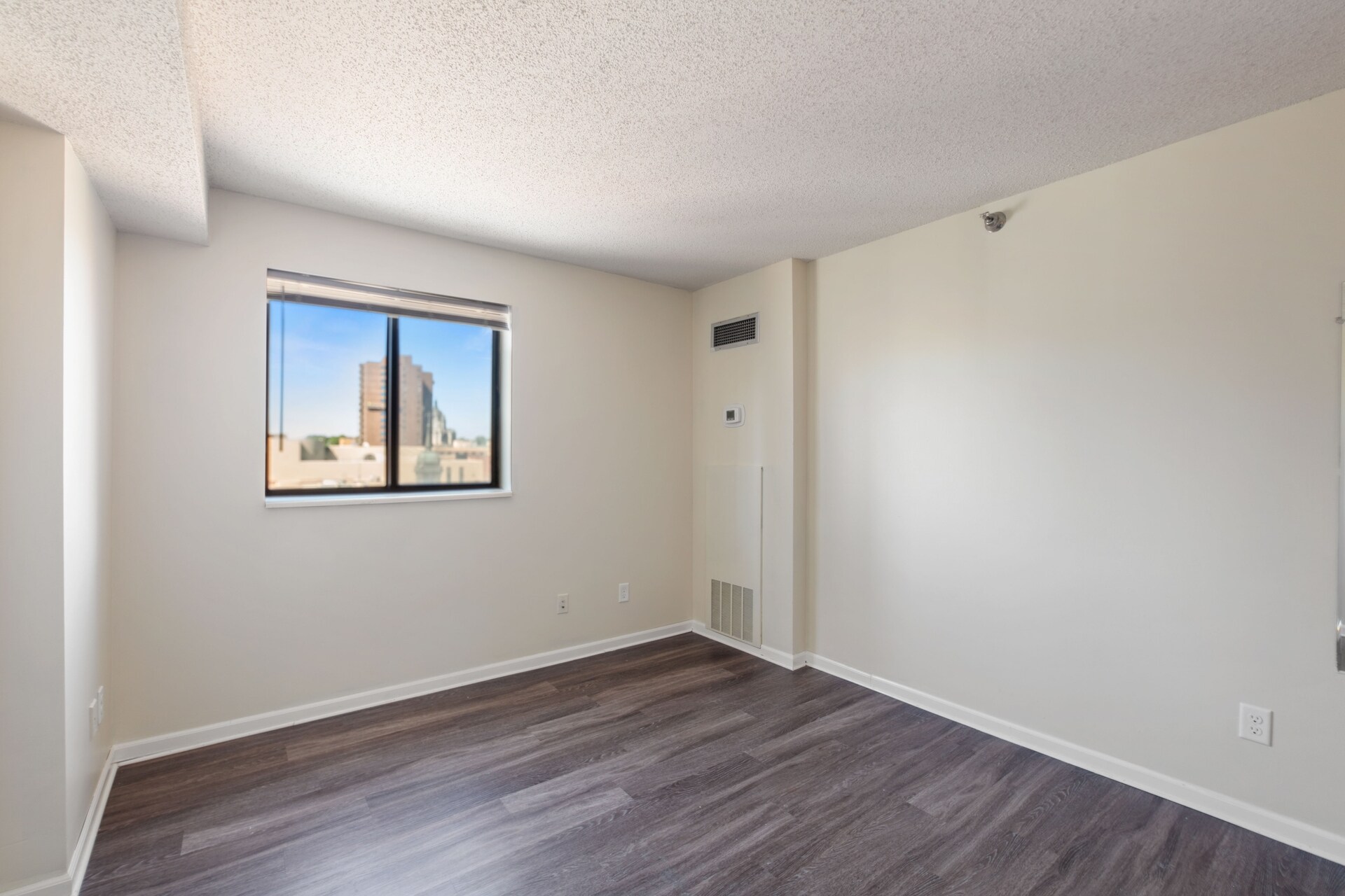 Building Photo - 78 10th St E