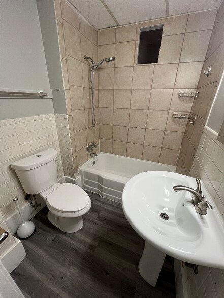 Building Photo - 20 Willington Ave