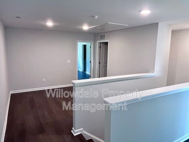 Building Photo - 5118 Cambrey Dr
