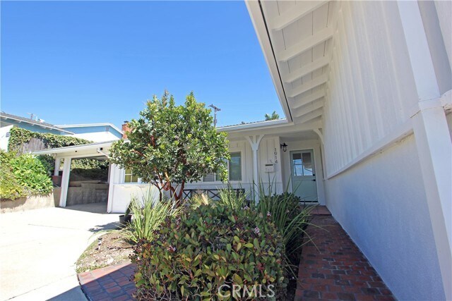 Building Photo - 1914 Pelican Ave