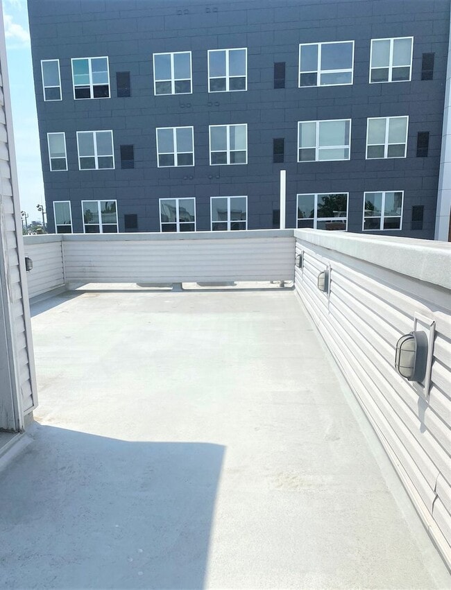 Building Photo - House for Rent in Fishtown