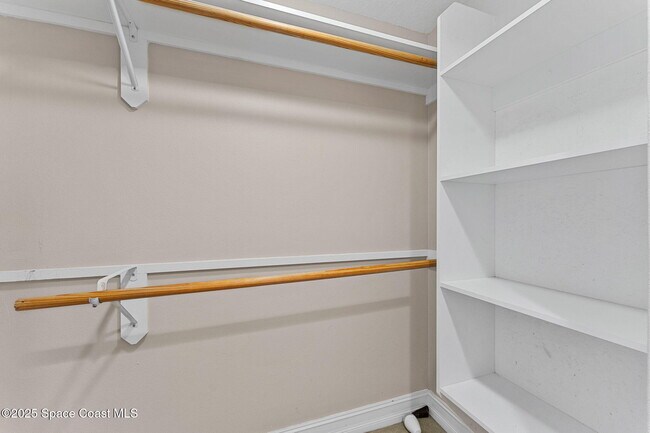 Building Photo - 480 Sail Ln