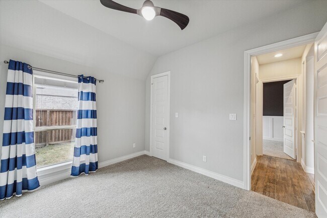 Building Photo - 16503 Whiteoak Canyon Dr