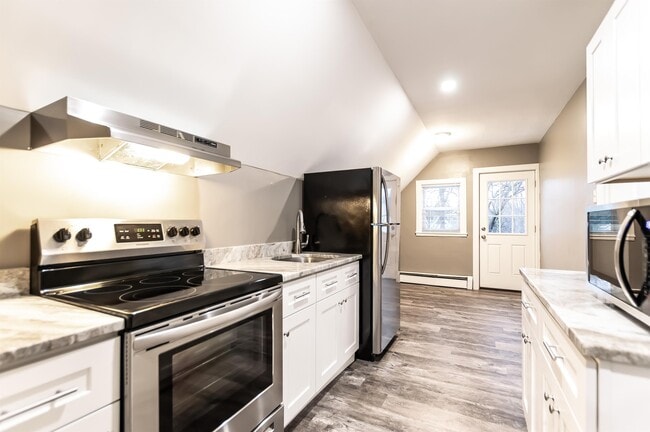 Building Photo - 340 Pearl St