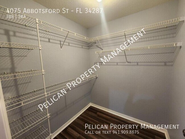 Building Photo - 4075 Abbotsford St