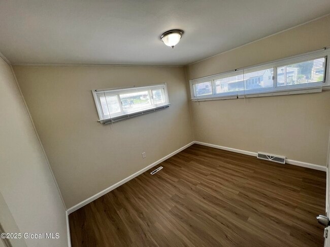 Building Photo - 12 Carpenter Dr
